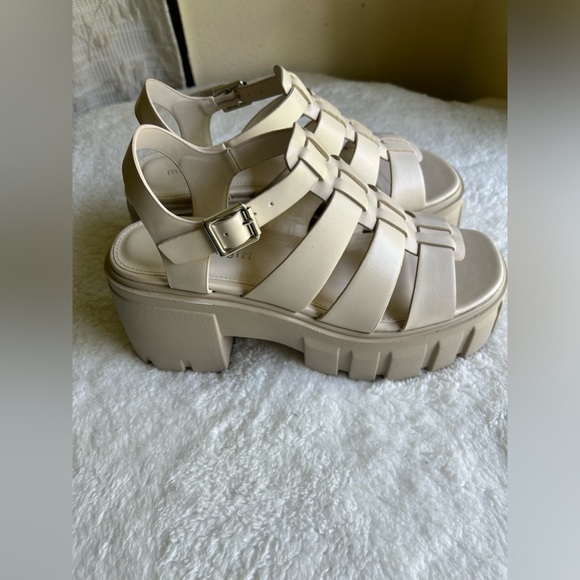 Madden Girl Platform Sandal Galaxy Off White Size 7 Women’s Chunky Summer - Picture 2 of 5